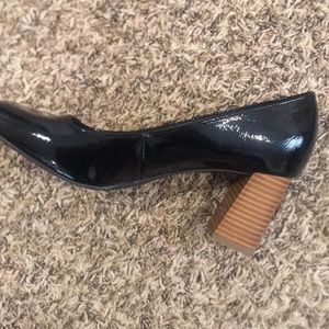 Womens shoes black pumps Size 9.5 Worthington. Gently used. Great condition